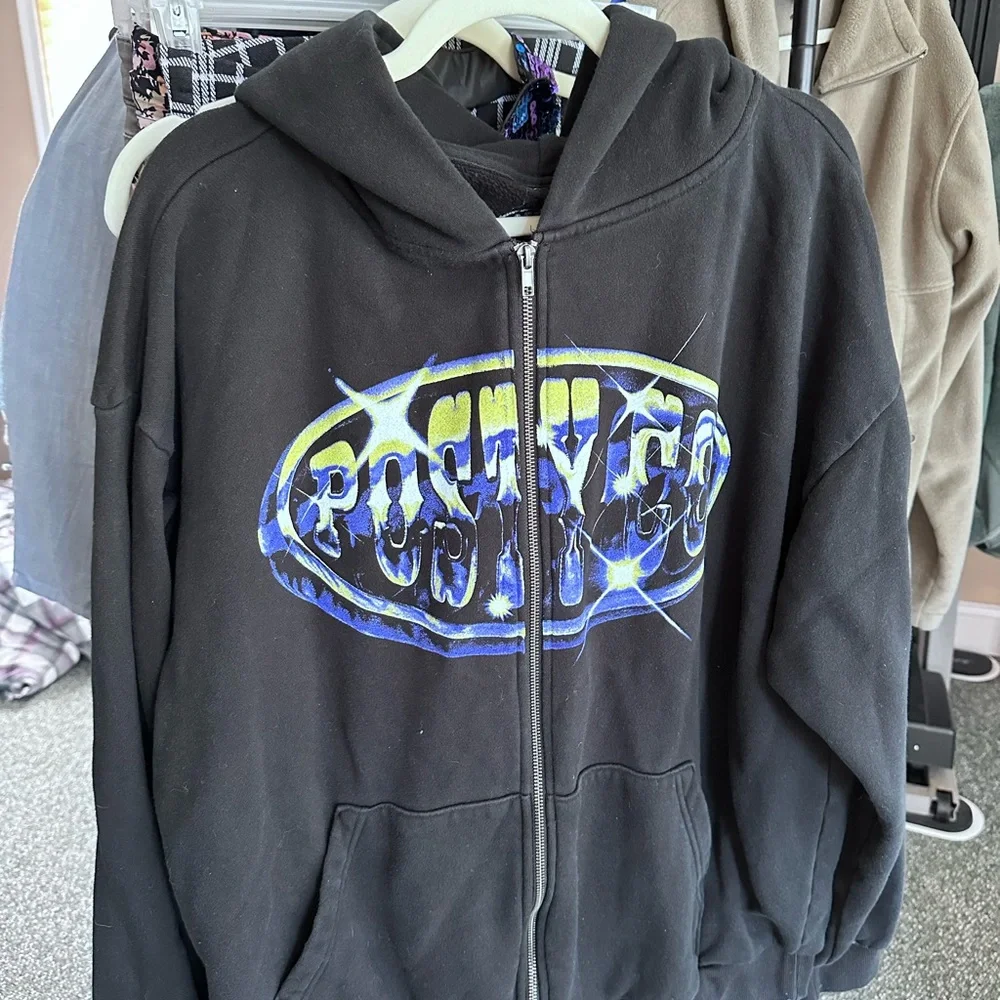 Black Post Malone’s Big Ass Stadium Tour Zip-Up Hoodie with Blue Graphic - Picture 1 of 3